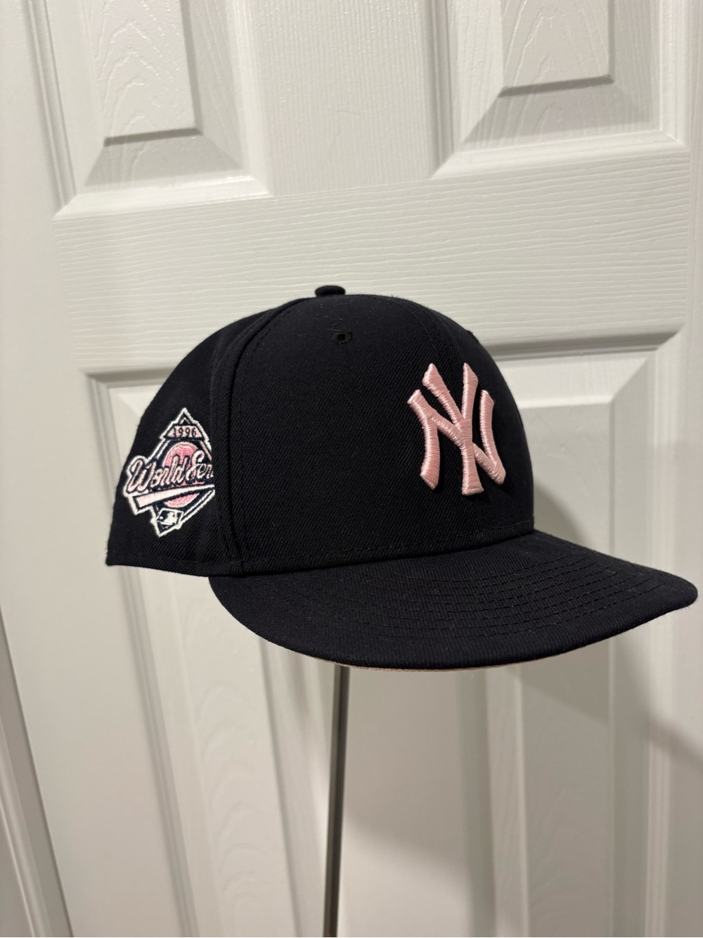 New York Yankees Fitted NewEra with Pink NY Logo World Series Patch 7 3/4